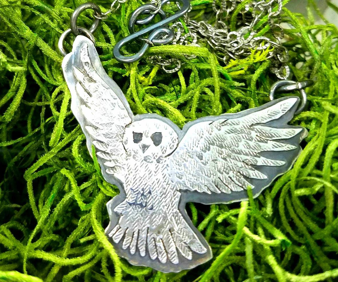 Schneeeule Halskette - Handgemachte Fliegende Eule Schneeeule Halskette - Handgemachte Fliegende Eule von CharmAndRiddle