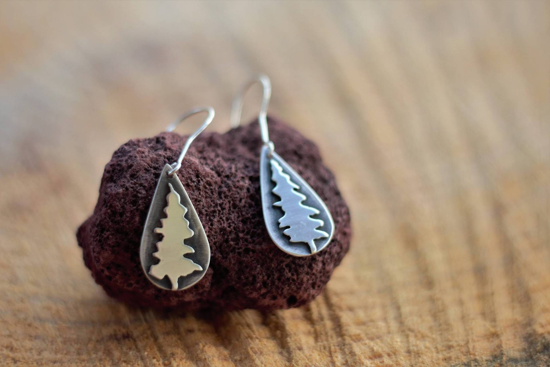 Tanne Baum Ohrringe, Silber Baumeln Ohrringe - Bäume Gesägt Immergrünen Geschenk Für Naturliebhaber Tanne Baum Ohrringe, Silber Baumeln Ohrringe - Bäume Gesägt Immergrünen Geschenk Für Naturliebhaber von CharmAndRiddle