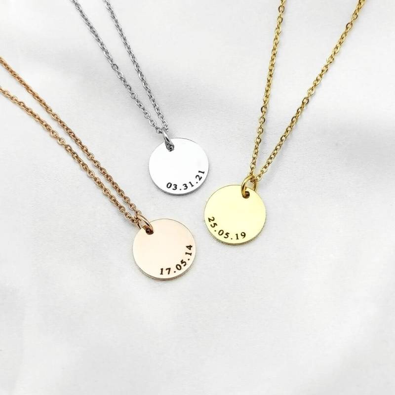 Geschwungene Datumsscheibe Halskette von CharmBearUK