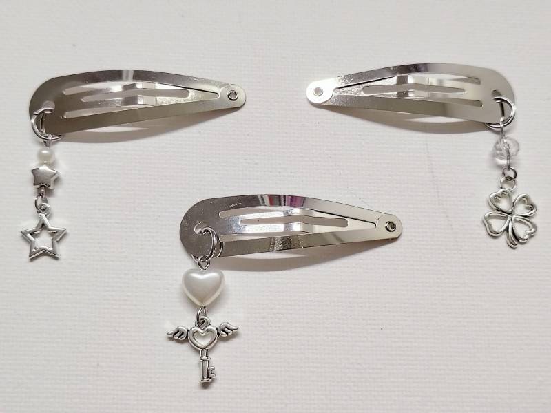 Charm Haarspange | Kawaii Snap Y2K Engelkern Süsser Baumelnder Clip Handgefertigter Schmuck Weiß & Silber Nette Geschenke Für Sie von CharmPancakeStudio