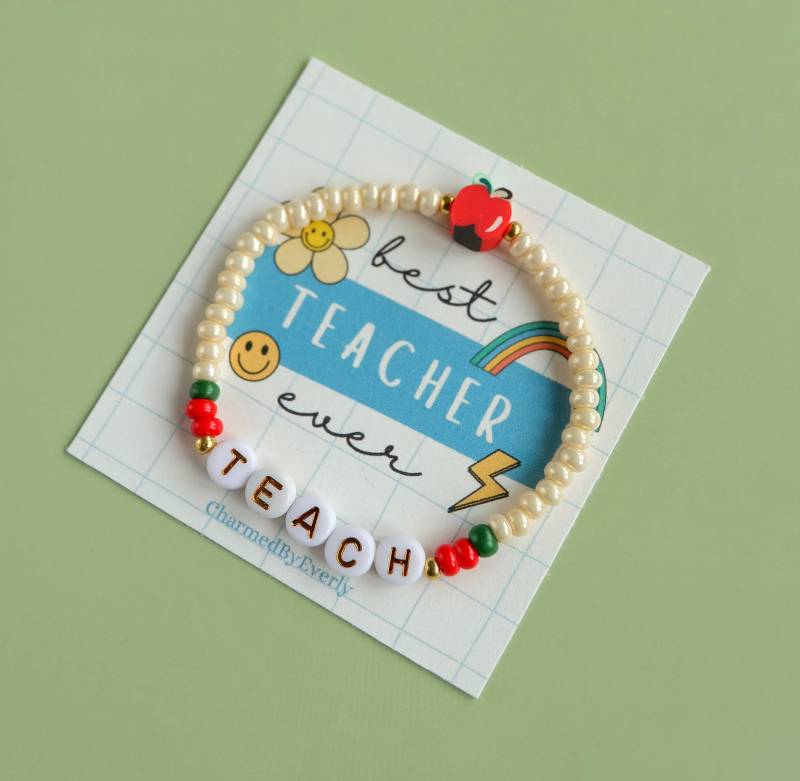 Durchdachtes Apple Charm Armband Für Lehrer - Perfekte Geschenkidee von CharmedByEverly