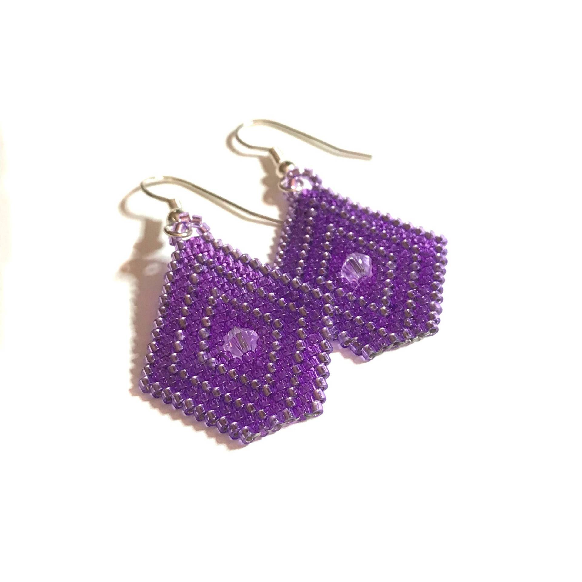 Lila Diamant Ohrringe Mit Swarovski-Kristallen Lila Diamant Ohrringe Mit Swarovski-Kristallen von CharmedGifts