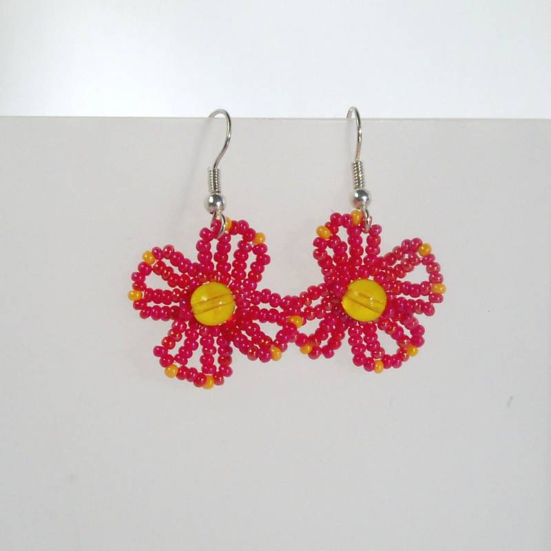 Rote Blume Ohrringe Mit Orange Akzente Und Gelbe Zentren Rote Blume Ohrringe Mit Orange Akzente Und Gelbe Zentren von CharmedGifts