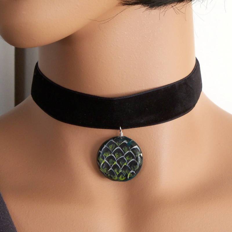 Schwarzer Samt Band Halsband Halskette Mit Bemalten Perle Charme von CharmedGifts