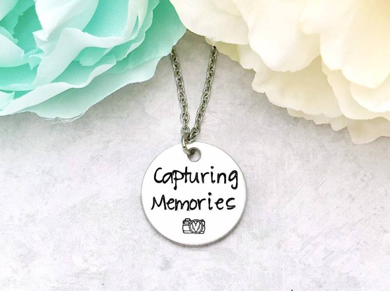 Die Erinnerungen Halskette von CharmedMetals