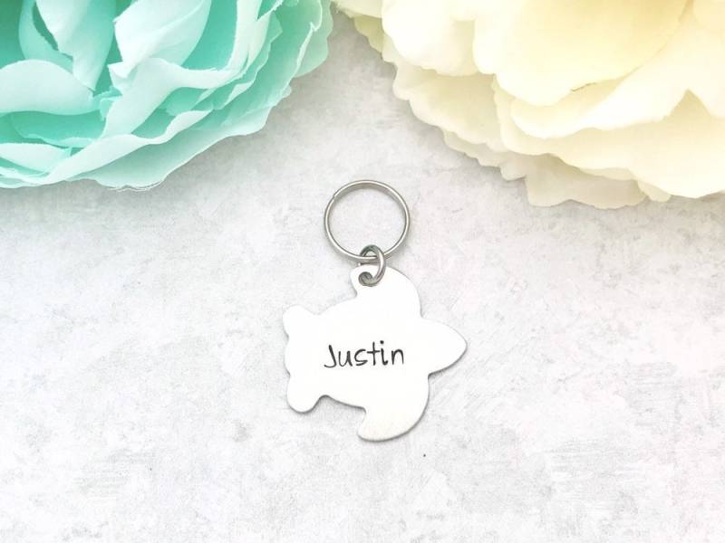 Personalisierte Meeresschildkröte Schlüsselanhänger von CharmedMetals