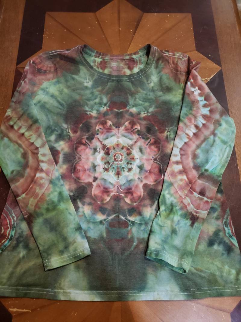 xl-Langen Ärmeln Frauen-Tye-Krawatten-Hemd von CharmedTieDye