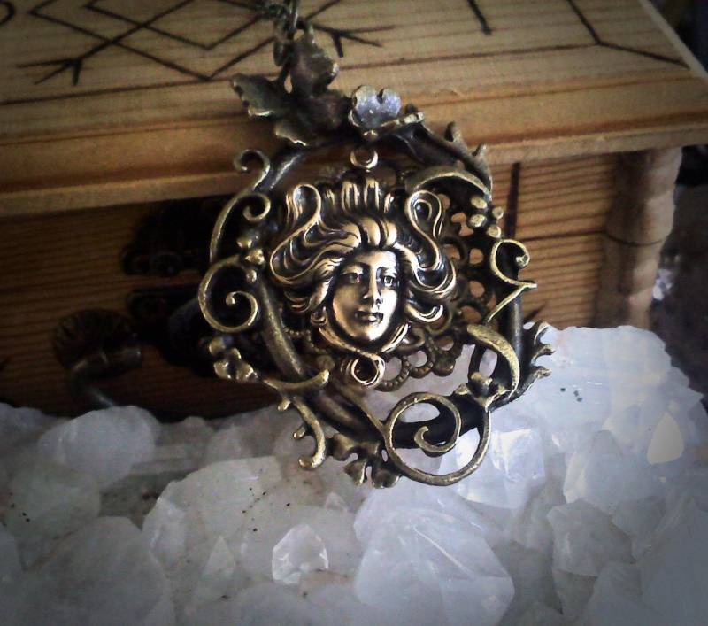 Amulett Der Dame von CharmingBones