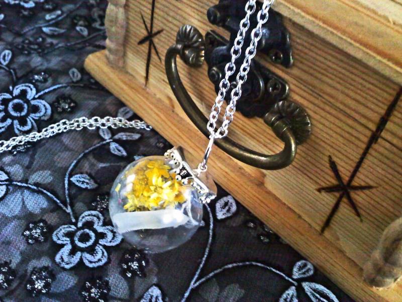 Sonnigen Frühling Halskette von CharmingBones