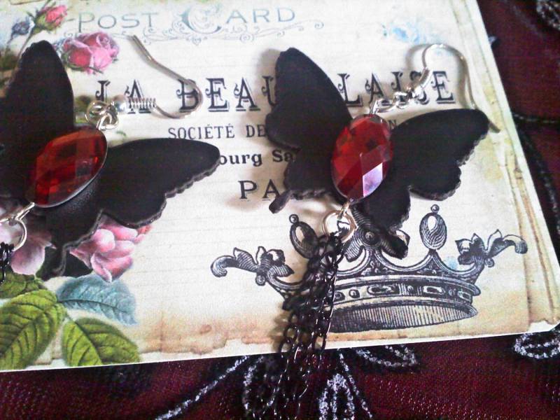 Vampir Schmetterlingsohrringe von CharmingBones