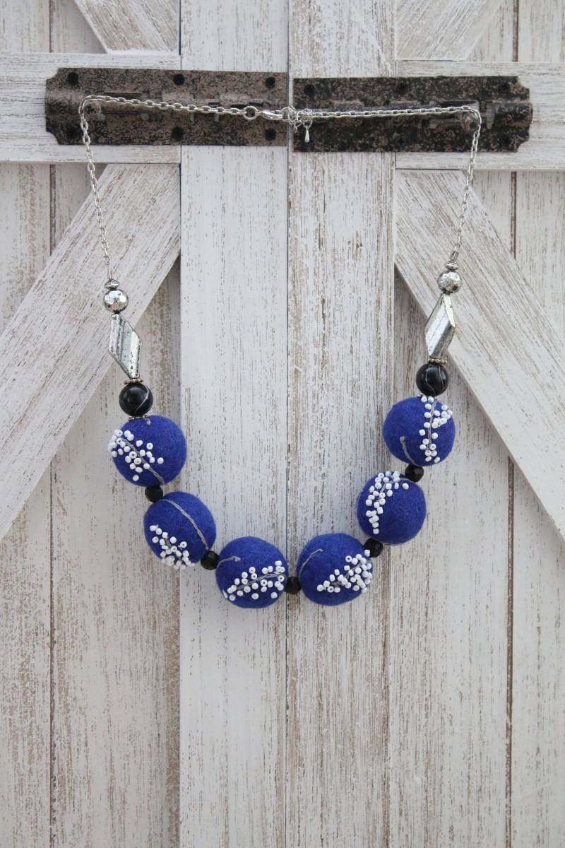 Arabella Wolle Perlenkette von CharmingBugBoutique