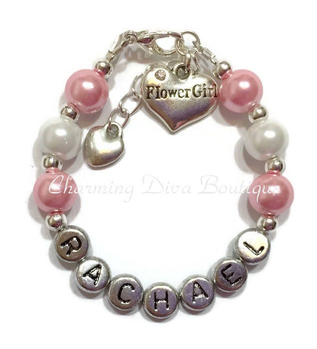 Personalisiertes Armband-Blumenmädchen Charm Armband-Hochzeit Familie-Braut/Brautjungfer/Braut-To-Be/Ringträger/Page Boy von CharmingDivaBoutique