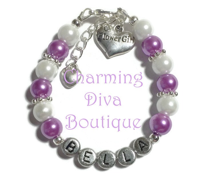 Personalisiertes Blumenmädchen Charm Armband-Blumenmädchen Geschenk-Personalisiertes Namensarmband Mädchen-Perlenschmuck Für von CharmingDivaBoutique