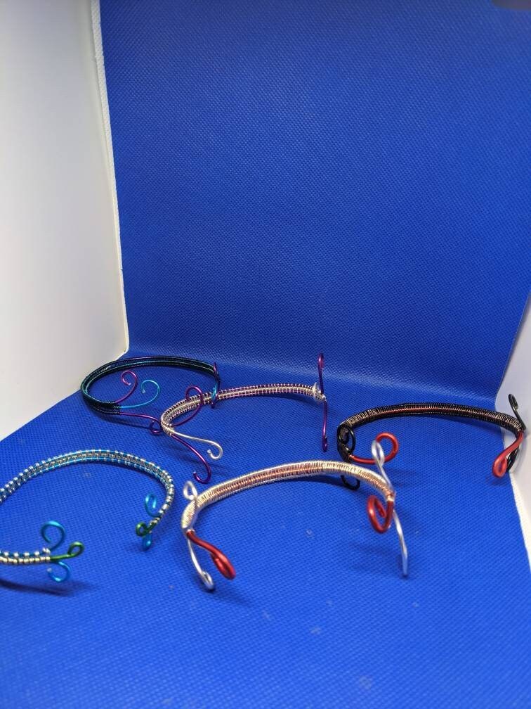 Drahtgewebte Armbänder in Lustigen Farbkombinationen von CharmingJessi