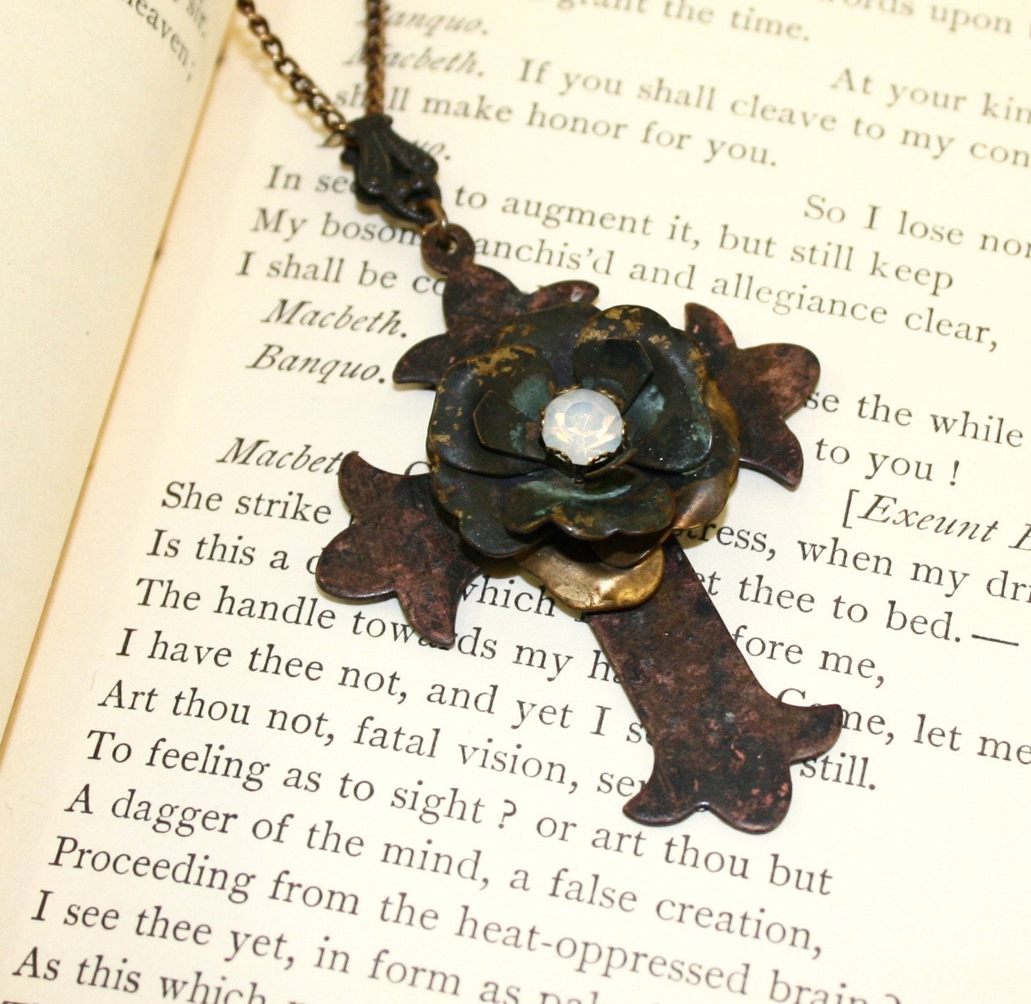 Boho Kreuz Halskette, Rusty Cross Rustikale Metall Schmuck, Dunkle Patina Schmuck Boho Kreuz Halskette, Rusty Cross Rustikale Metall Schmuck, Dunkle Patina Schmuck von CharmingLifeJewelry
