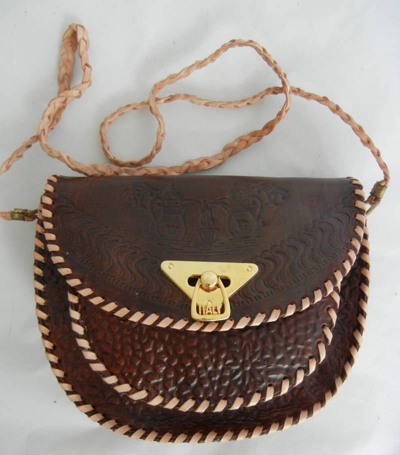 Crossbody Braune Handtasche Handgefädelte Tasche Geprägt Leder von CharmingUnitedStates