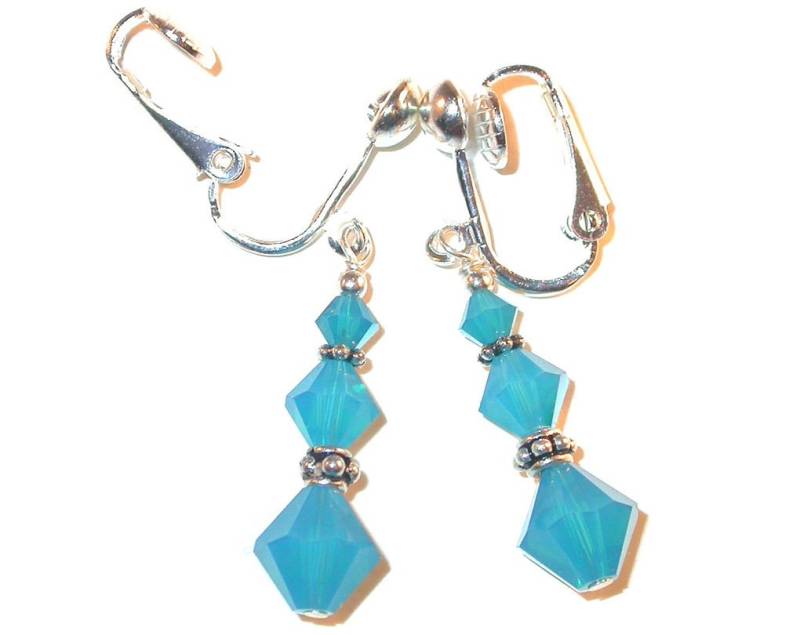 Caribbean Blue Opal Kristall Ohrhänger Bali Sterlingsilber Swarovski Elements - Clip-On Oder Pierced von CharminglyYoursToo