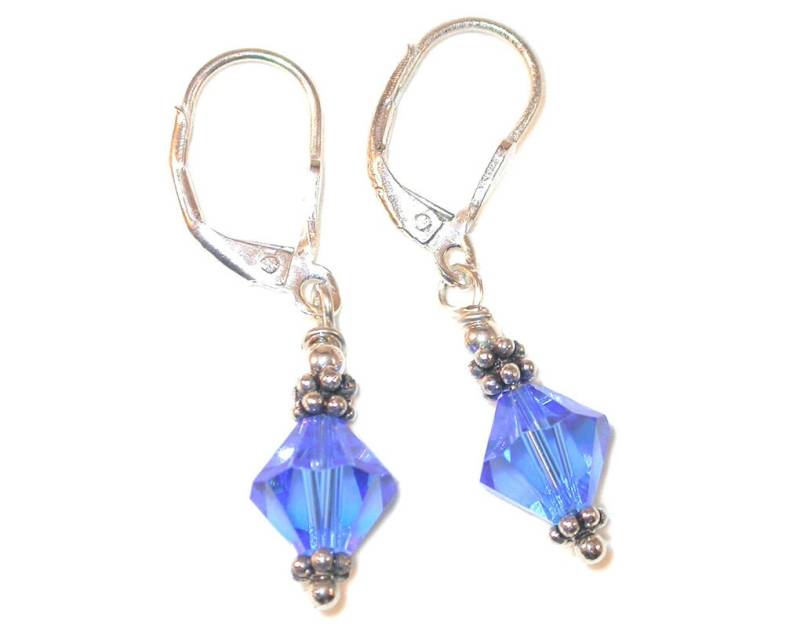 Sapphire Blue Crystal Ohrringe Bali Sterlingsilber September Geburtsstein Swarovski Elements - Clip-On & Pierced von CharminglyYoursToo