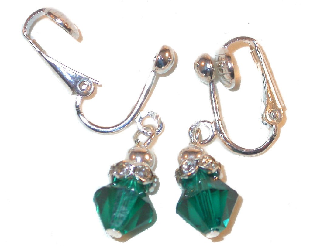 Smaragd Grün Kristall May Geburtsstein Ohrringe 8M Sterling Silber Swarovski Elements Clip-On & Pierced Smaragd Grün Kristall May Geburtsstein Ohrringe 8M Sterling Silber Swarovski Elements Clip-On & Pierced von CharminglyYoursToo
