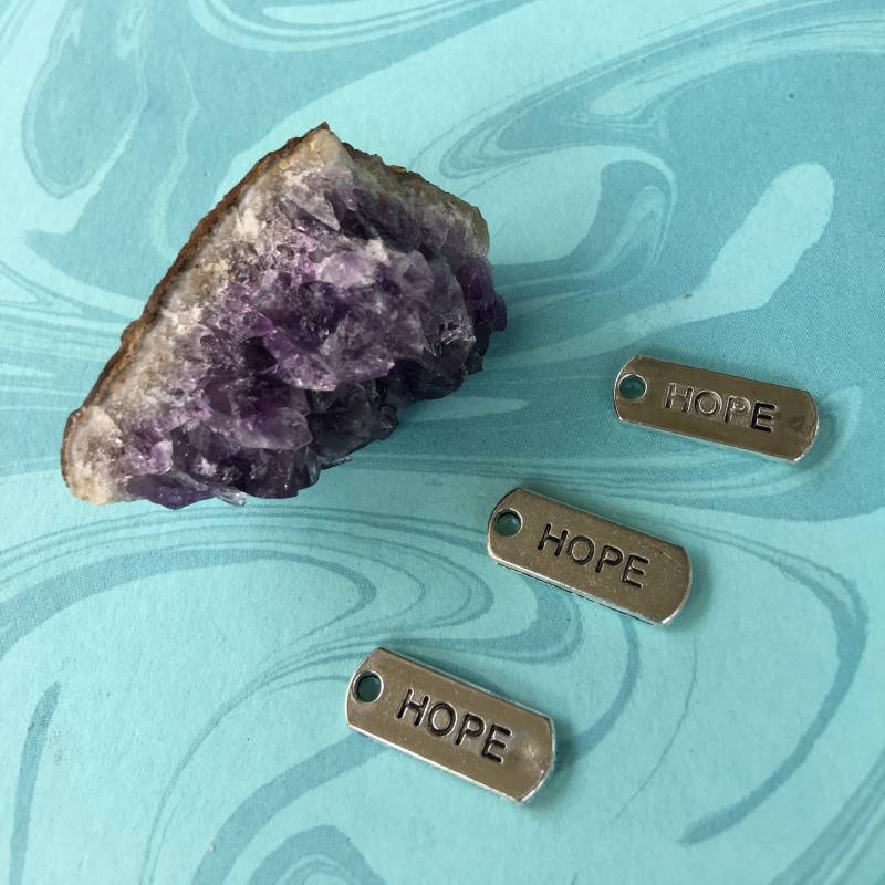 Satz Von Fünf "Hoffnung" Graviert Tag Charms Antike Silber Ton von CharmsJC