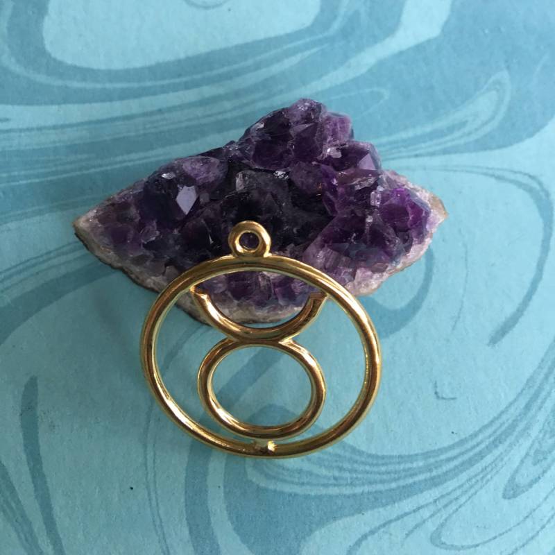 Sternzeichen Stier Basierend Gold Vergoldet Zink Legierung Anhänger Runden Hohlen 34x30mm, Anhänger-Charms von CharmsJC