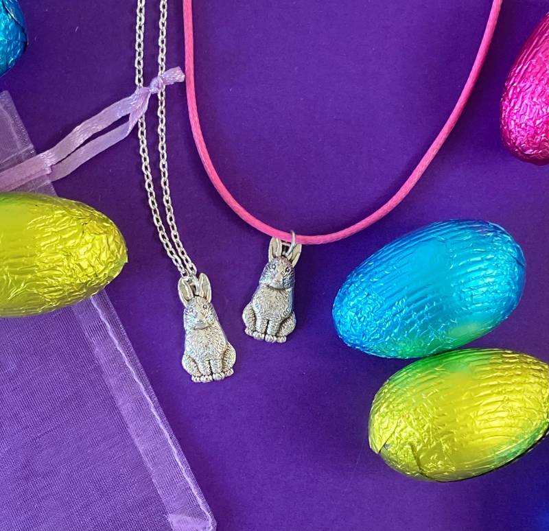 Silber Kaninchen Charm Halskette Häschen Anhänger, Geschenk Für Tierliebhaber von CharmstoreCo