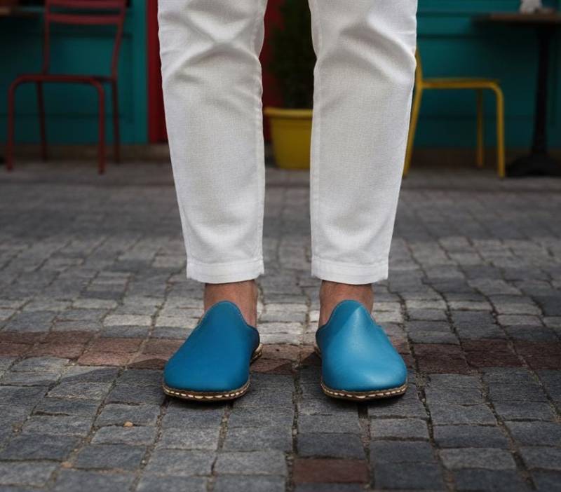 Herren Echtleder Breite Zehenbox Blaue Farbe Flache Hausschuhe, Barfuß Bequeme Hausschuhe. Einzigartiges Geschenk Für Männer von Charooq