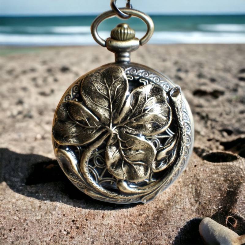 Batteriebetriebene Taschenuhr Mit Kleeblatt in Bronze von Charsfavoritethings