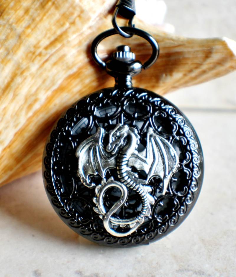 Drachen Kettenuhr Schwarzes Gehäuse Mit Silberfarbenem Drachen, Tigerauge Kette von Charsfavoritethings