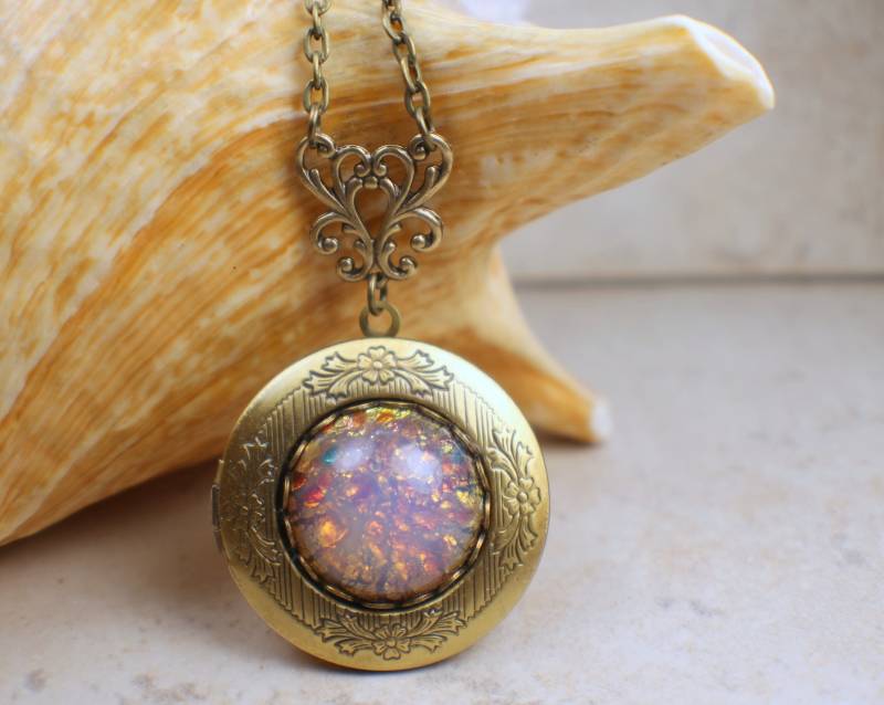Rosa Glas Feueropal Foto Locket Halskette - Bronze Andenken von Charsfavoritethings