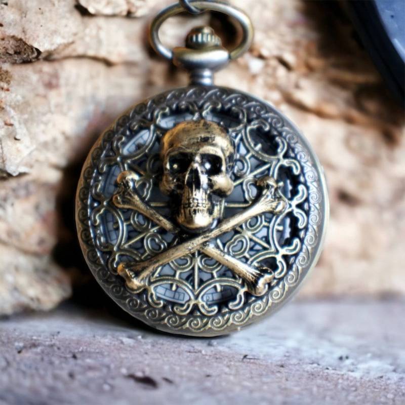 Kettenuhr, Totenkopf Mit Gekreuzter Knochen Bronze Perlen Clip-Kette von Charsfavoritethings