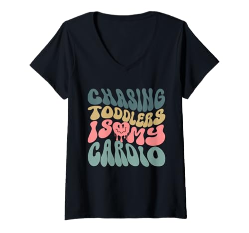 Damen Ausdauertraining, Fitnessstudio, Fitness, Laufen, Kinder, Erwachsene, Eltern T-Shirt mit V-Ausschnitt Damen Ausdauertraining, Fitnessstudio, Fitness, Laufen, Kinder, Erwachsene, Eltern T-Shirt mit V-Ausschnitt von Chasing Toddlers Is My Cardio Mother Kids