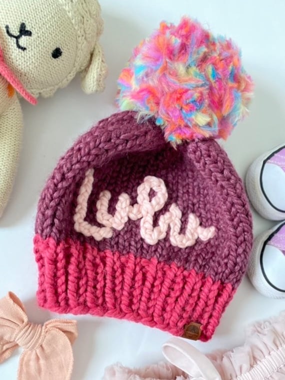 Custom Grobstrick Mütze | Personalisieren Sie Ihr Baby, Kleinkind Oder Kind Pom Hut Wintermütze Modernes Boho von ChasingGoldenLight