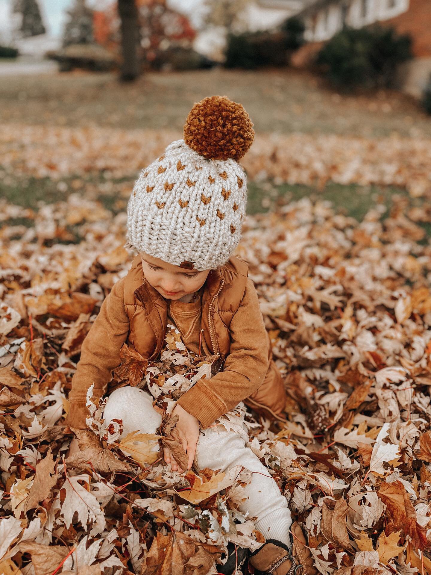 Grobstrick Fair Isle Mütze Aus Flachs Und Weizen Wolle Für Babys, Kleinkinder Kinder + Option Puppengröße | Modernes Boho Kleinkind Neutral von ChasingGoldenLight