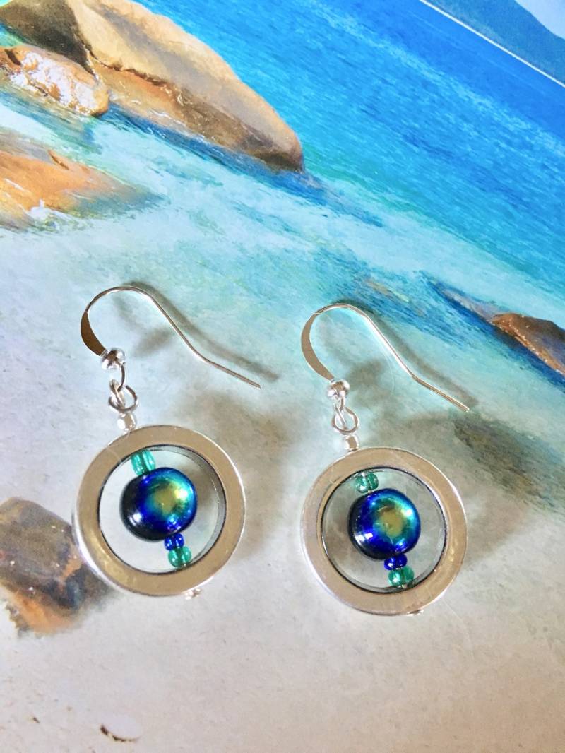 Silber Ohrhänger Blau Schwarz, Blaue Glasperlen Ohrringe, Marmor Kreis Ohrhänger, Handgemachte Ohrringe Silber Ohrhänger Blau Schwarz, Blaue Glasperlen Ohrringe, Marmor Kreis Ohrhänger, Handgemachte Ohrringe von ChateauDuVallavender