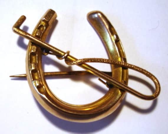 Antike Gold Brosche - Hufeisen & Reitgerte von ChateauWineAntiques