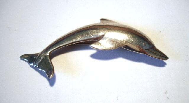 Silberne Delfin Brosche 1993 Silberne Delfin Brosche 1993 von ChateauWineAntiques