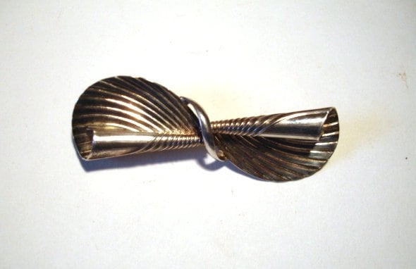 Vintage Silber Rolle Brosche von ChateauWineAntiques