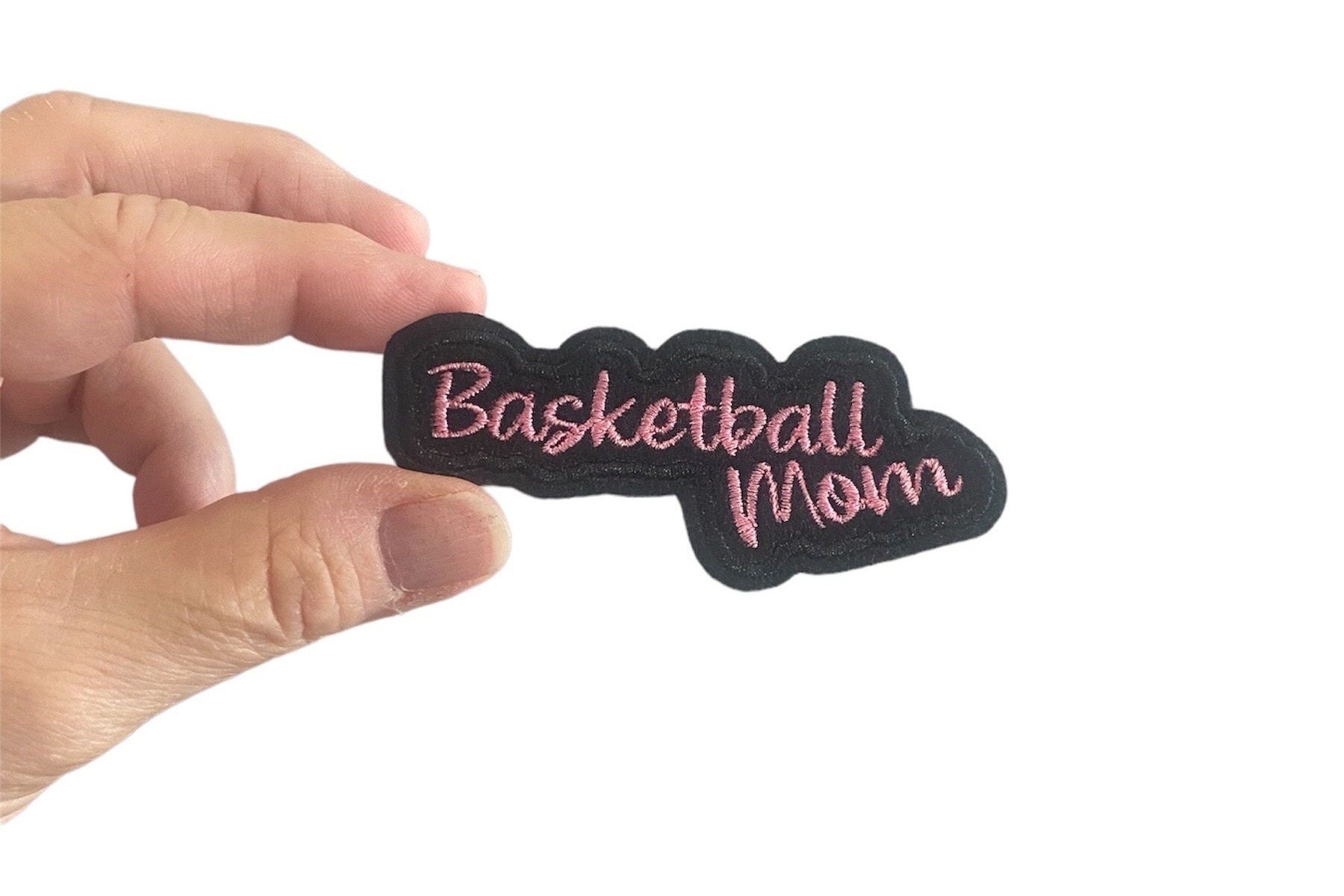 Basketball Mom Gesticktes Bügelbild Basketball Mom Gesticktes Bügelbild von ChattyPatches