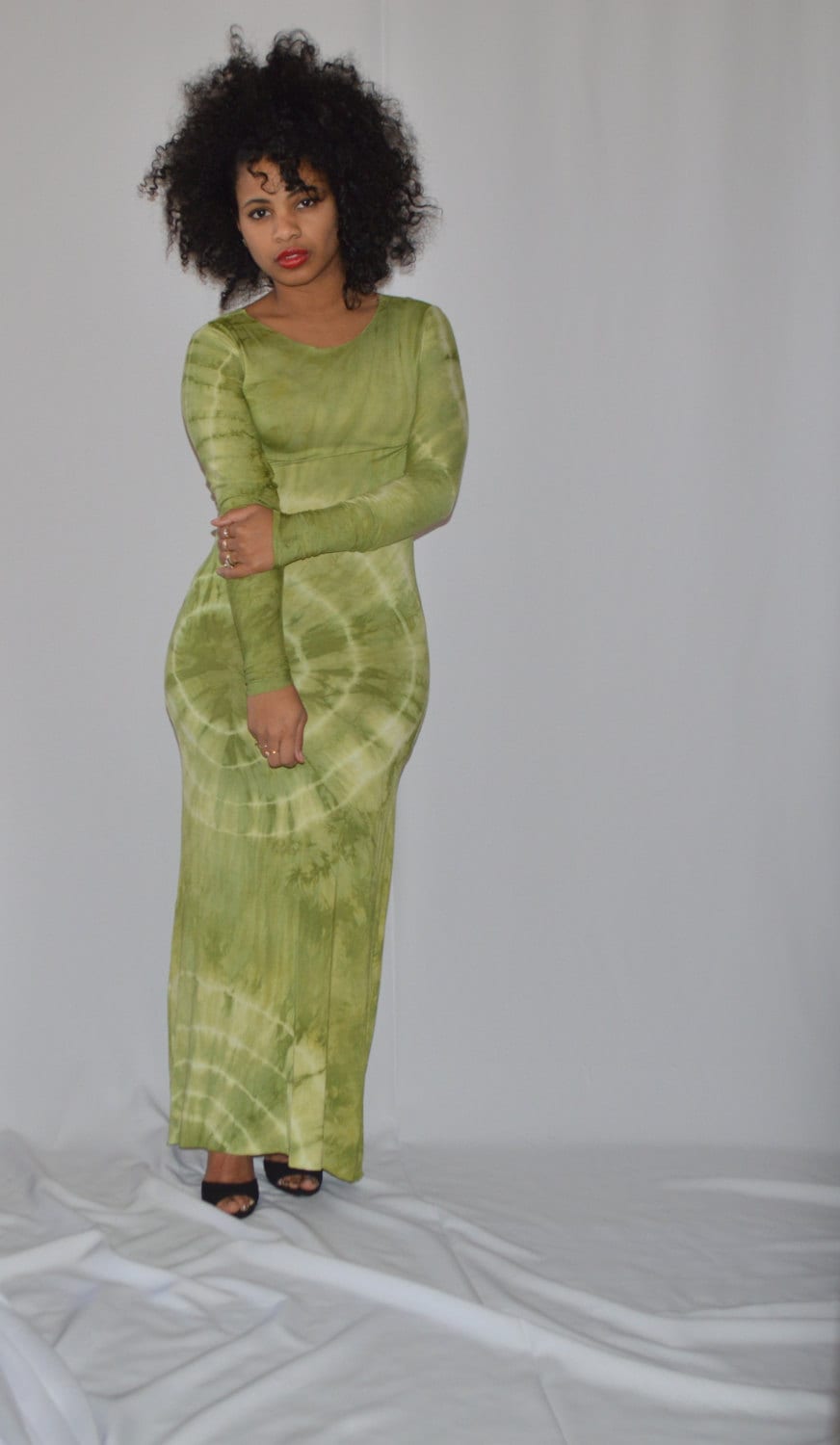 Olive Oil Maxikleid Mit Langen Ärmeln von ChavonShree