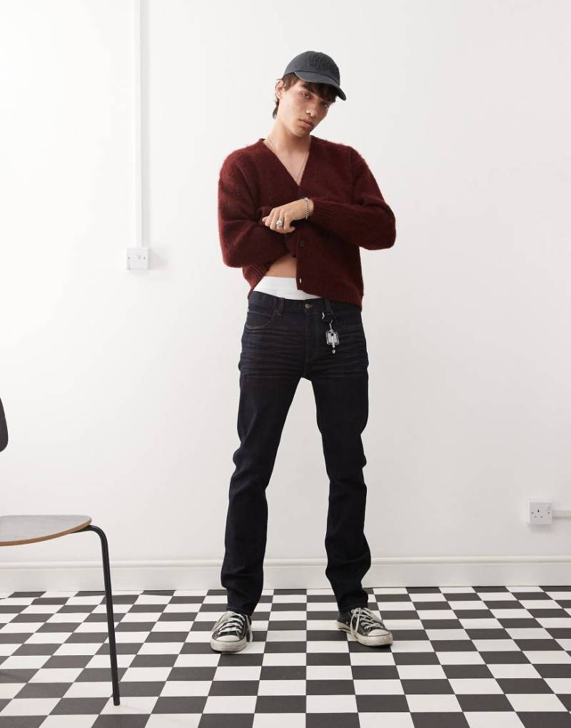 Cheap Monday - Issue - Jeans in dunkelblauer Star-Waschung mit geradem Beinschnitt von Cheap Monday