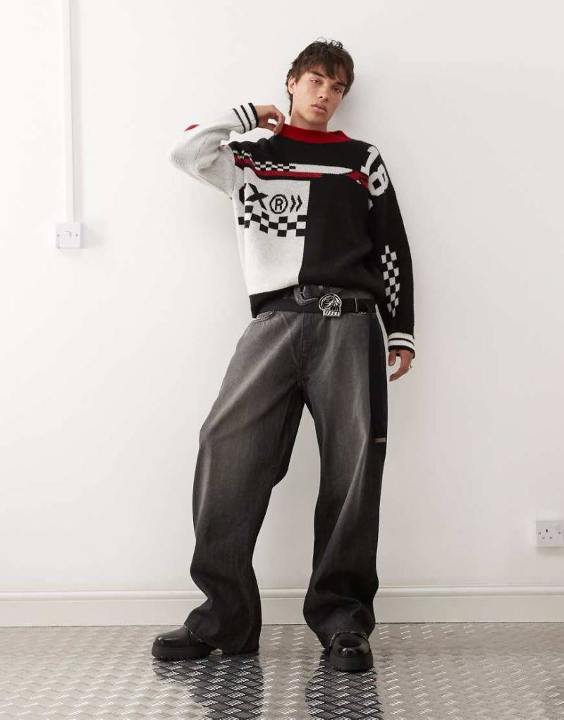 Cheap Monday - Looser - Baggy-Jeans in schwarzer Scheuer-Waschung von Cheap Monday