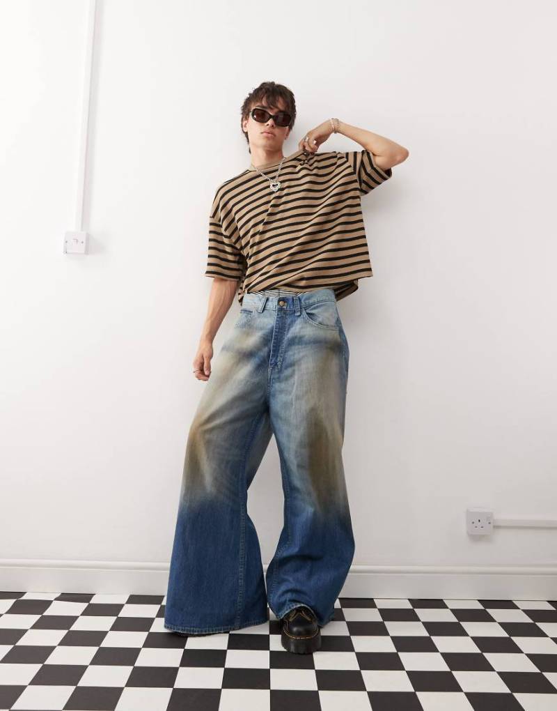 Cheap Monday - Rad - Jeans in rußblauer Waschung mit superweitem Beinschnitt von Cheap Monday
