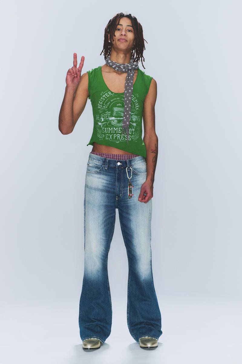 Boo Bootleg Low Waist Regular Bootcut Jeans von Cheap monday