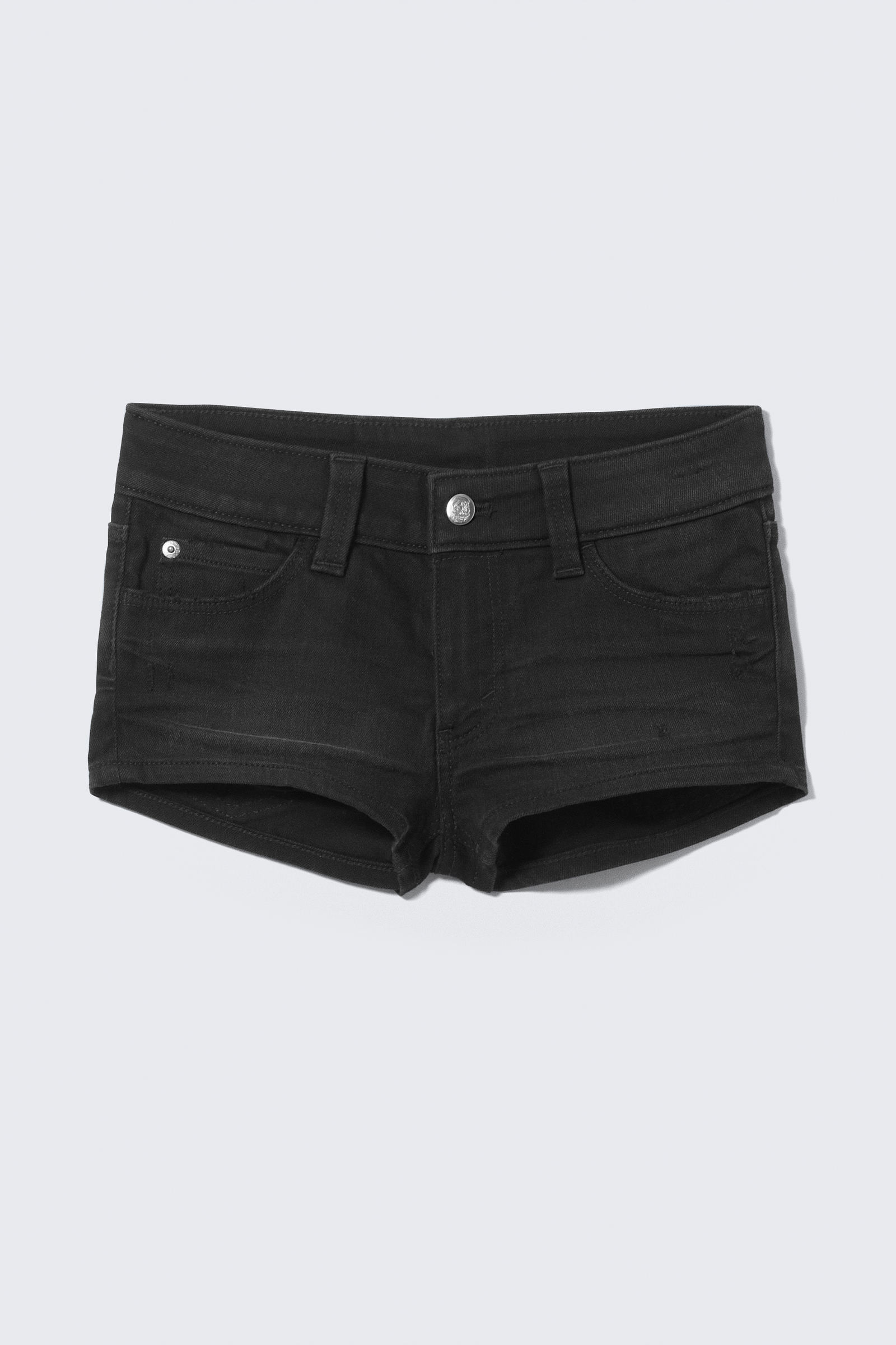 Booty Bei Low Rise Mini Denim Shorts von Cheap monday