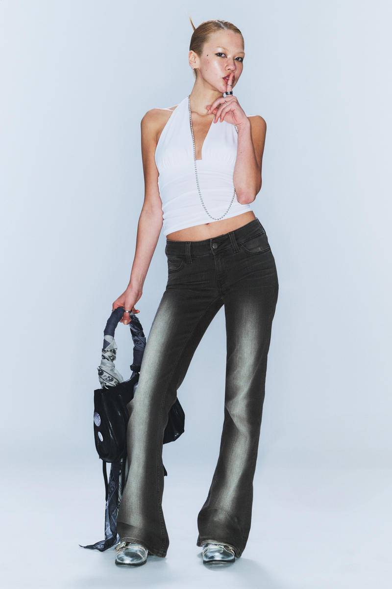 Booty Bei Low Waist Skinny Bootcut Jeans von Cheap monday