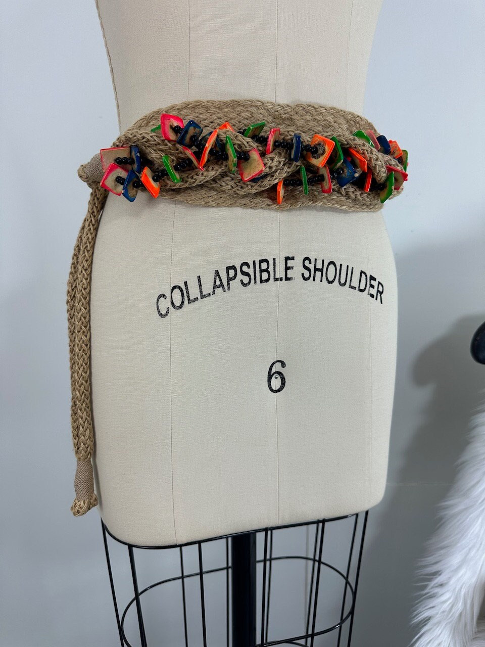 Vintage 80Er Jahre Punk Leinwand Geflochtener Bemalter Holz Perlen Gürtel Von Rhea von CheapAsDirtVintage