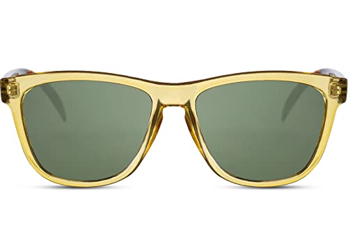 Cheapass Sonnenbrille Modell mit recyceltem gelb-transparentem Rahmen und Demi-Bügeln mit schicken grünen Gläsern von Cheapass