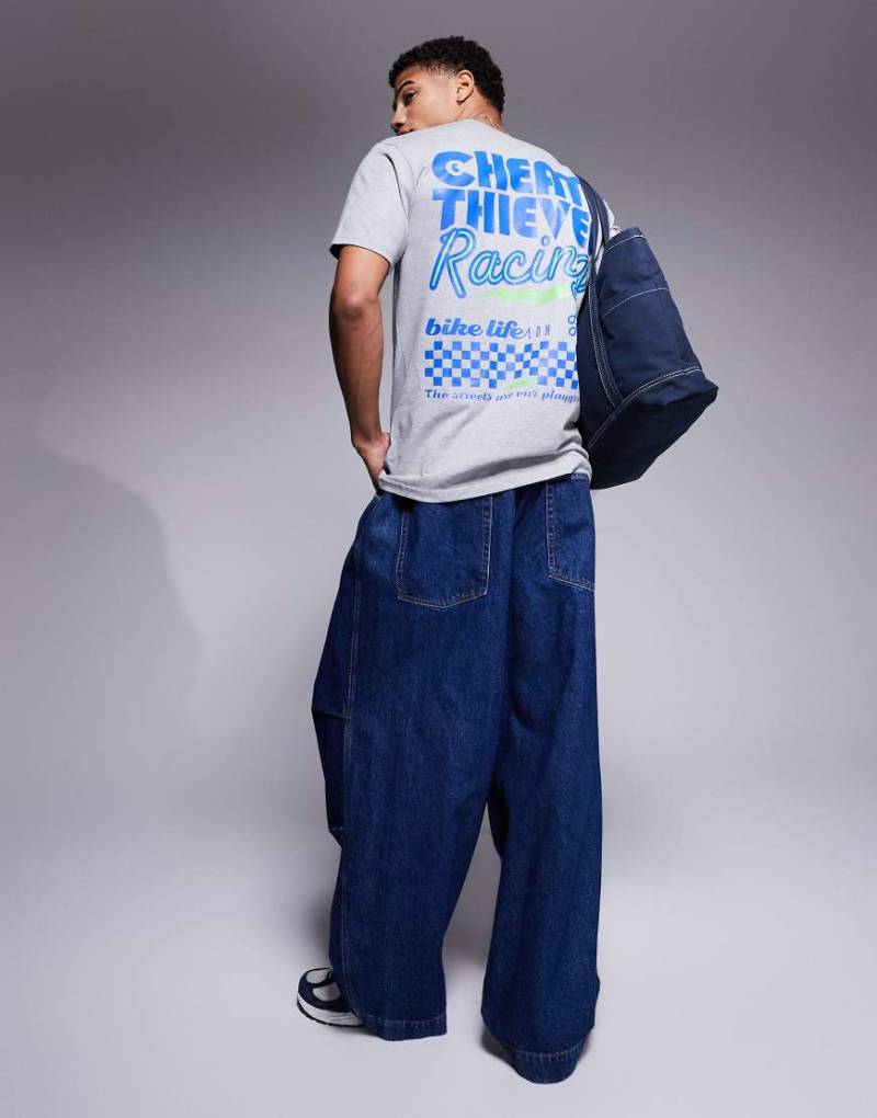 Cheats & Thieves - T-Shirt in Grau mit Motocross-Print am Rücken, 200 g/m² von Cheats & Thieves