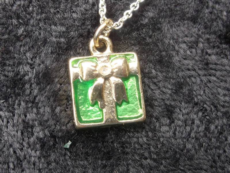 Vintage, Zierliche Emaillekette, 18 "Silberkette." von CheatumsBargains